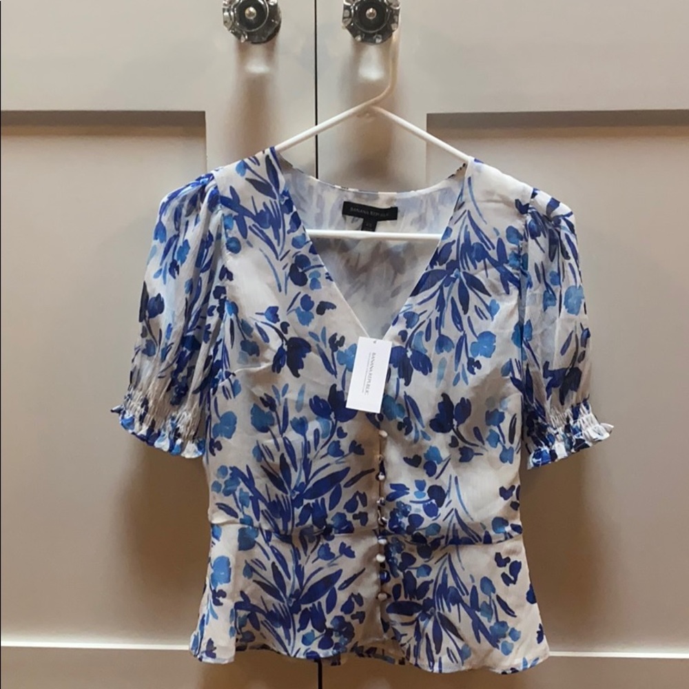Blue floral top